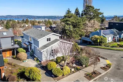 6001 60th Avenue NE, Seattle, WA 98115 - Photo 3