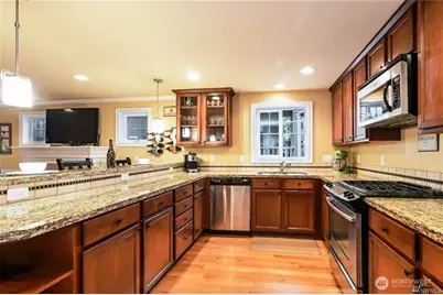 725 N 95th Street #C, Seattle, WA 98103 - Photo 7