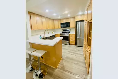 9302 Redmond Woodinville Rd NE #206, Redmond, WA 98052 - Photo 19