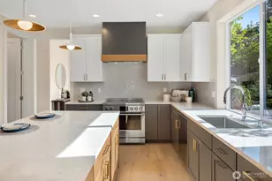 3250 29th Ave W, Seattle, WA 98199 - Photo 9