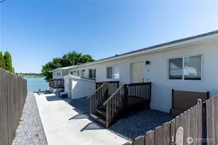 3013 W Lakeside Dr, Moses Lake, WA 98837 - Photo 1