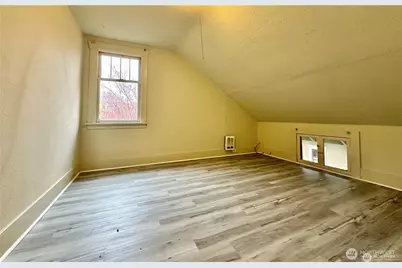 114 Wells Avenue S, Renton, WA 98057 - Photo 7