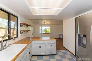 63 E Arnette Rd, Port Angeles, WA 98362 - Photo 17