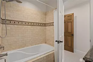 25818 NE 80th St, Redmond, WA 98053 - Photo 29