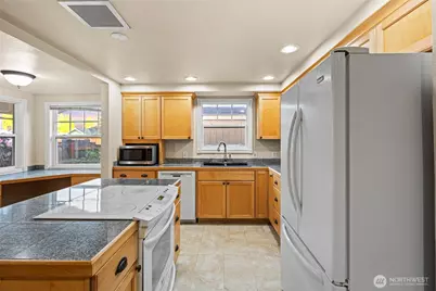 4059 Tacoma Avenue S, Tacoma, WA 98418 - Photo 9