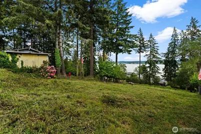 821 E Treasure Island Drive, Allyn, WA 98524 - Photo 9