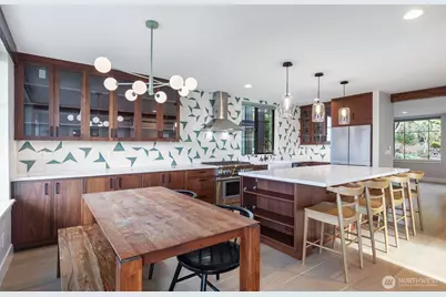 10715 2nd Avenue NW, Seattle, WA 98177 - Photo 9
