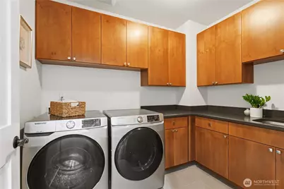 11262 SE 34th St, Bellevue, WA 98004 - Photo 27