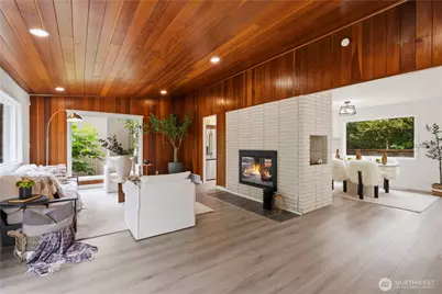 325 105th Ave SE, Bellevue, WA 98004 - Photo 13