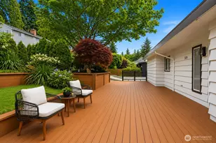 325 105th Ave SE, Bellevue, WA 98004 - Photo 3