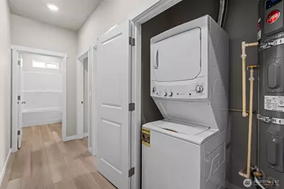 8827 B E D Street #2, Tacoma, WA 98445 - Photo 9