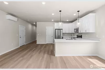 8827 B E D Street #2, Tacoma, WA 98445 - Photo 7