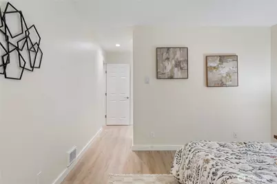 11706 Admiralty Way #B, Everett, WA 98204 - Photo 15