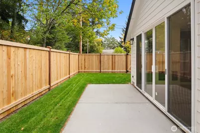 13005 1st Avenue NE, Seattle, WA 98125 - Photo 15