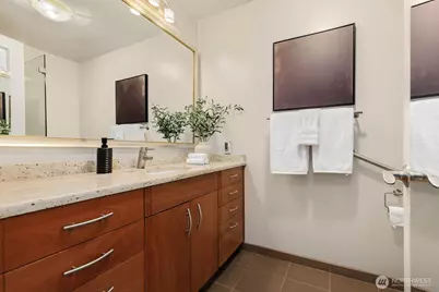 9901 NE 4th Street #1, Bellevue, WA 98004 - Photo 19