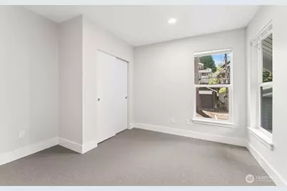 5243 19th Avenue NE, Seattle, WA 98105 - Photo 23
