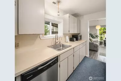 2820 27th Avenue W, Seattle, WA 98199 - Photo 11