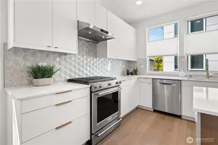 815 N 48th St, Seattle, WA 98103 - Photo 13