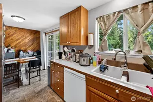 4216 W Tapps Dr E, Lake Tapps, WA 98391 - Photo 9
