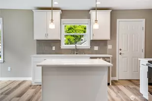 7611 27th St W, Tacoma, WA 98466 - Photo 9