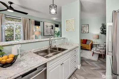 10825 SE 200th Street #E202, Kent, WA 98031 - Photo 9