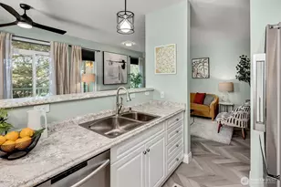 10825 SE 200th St, Kent, WA 98031 - Photo 9