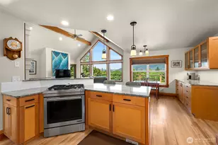 16480 Mountain View Rd, Mount Vernon, WA 98274 - Photo 13