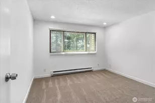 12517 NE 23rd Pl, Bellevue, WA 98005 - Photo 27