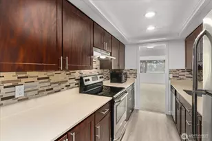 12517 NE 23rd Pl, Bellevue, WA 98005 - Photo 13