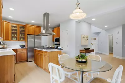 10115 NE 24th St, Bellevue, WA 98004 - Photo 11