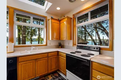 56 Silcox Island, Lakewood, WA 98498 - Photo 11