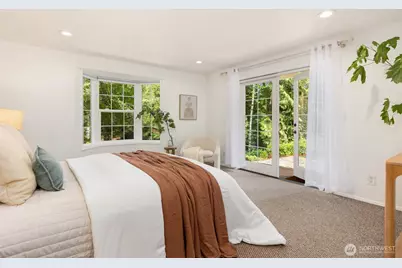 8980 Bay Street NE, Bainbridge Island, WA 98110 - Photo 21