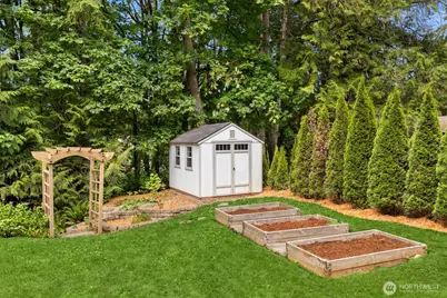 8980 Bay Street NE, Bainbridge Island, WA 98110 - Photo 33