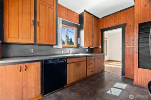 515 N 41st St, Seattle, WA 98103 - Photo 13