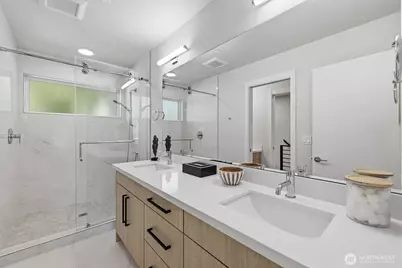 105 NW 39 Th Street #E, Seattle, WA 98107 - Photo 17