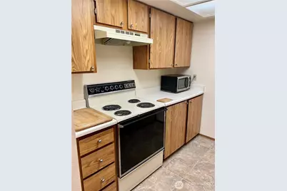 19857 25th Avenue NE #102, Shoreline, WA 98155 - Photo 7