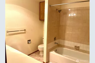 19857 25th Avenue NE #102, Shoreline, WA 98155 - Photo 13