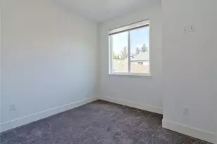 14023 Greenwood Ave N, Seattle, WA 98133 - Photo 17