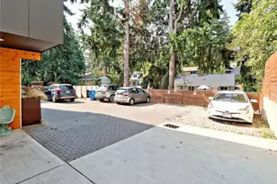 14023 Greenwood Ave N, Seattle, WA 98133 - Photo 23