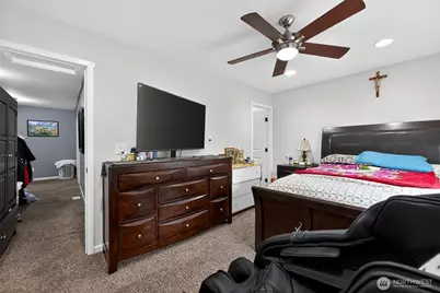 5007 NE 6th Street, Renton, WA 98059 - Photo 15