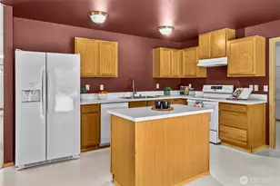 11601 212th St E, Graham, WA 98338 - Photo 15