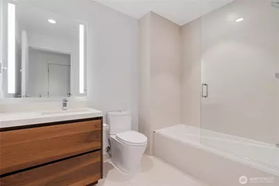 188 Bellevue Way NE #805, Bellevue, WA 98004 - Photo 25
