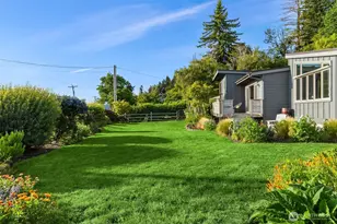 3700 Crystal Springs Dr NE, Bainbridge Island, WA 98110 - Photo 9