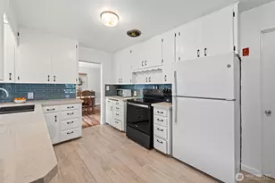 1609 W Pioneer Ave, Puyallup, WA 98371 - Photo 9