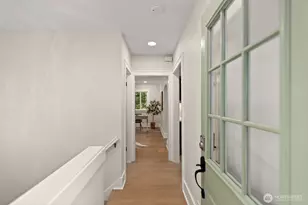 2525 12th Ave W, Seattle, WA 98119 - Photo 3