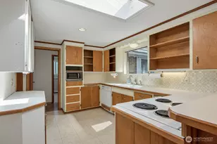 631 Giltner Ln, Edmonds, WA 98020 - Photo 11