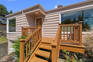 912 N 90th St, Seattle, WA 98103 - Photo 31