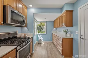 912 N 90th St, Seattle, WA 98103 - Photo 7
