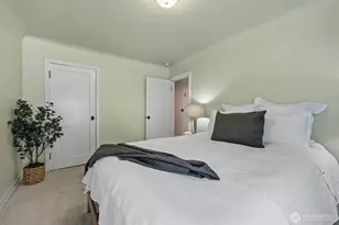 912 N 90th St, Seattle, WA 98103 - Photo 15