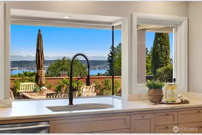 7044 50th Avenue NE, Seattle, WA 98115 - Photo 17